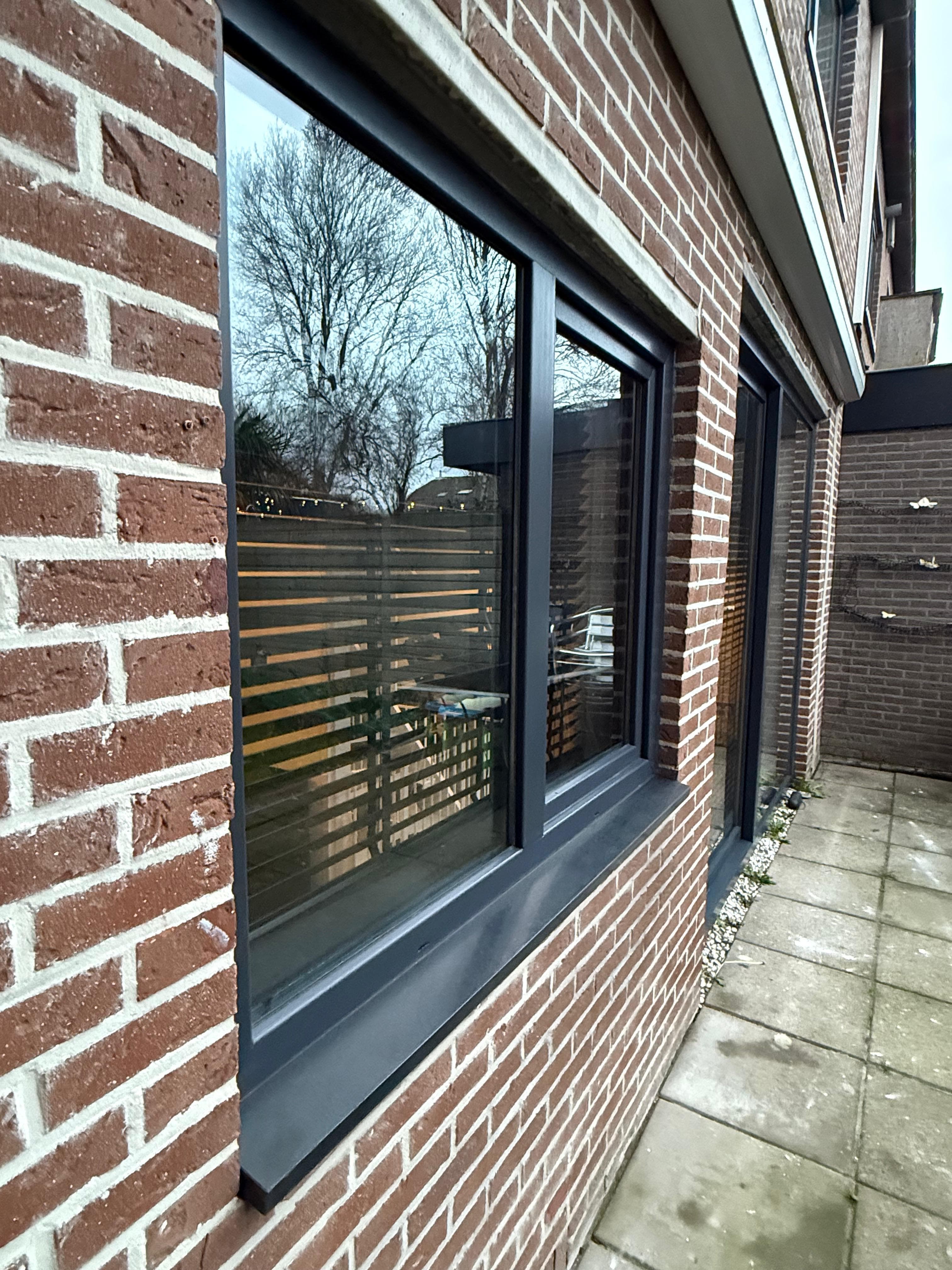 Antraciet kozijnen detail