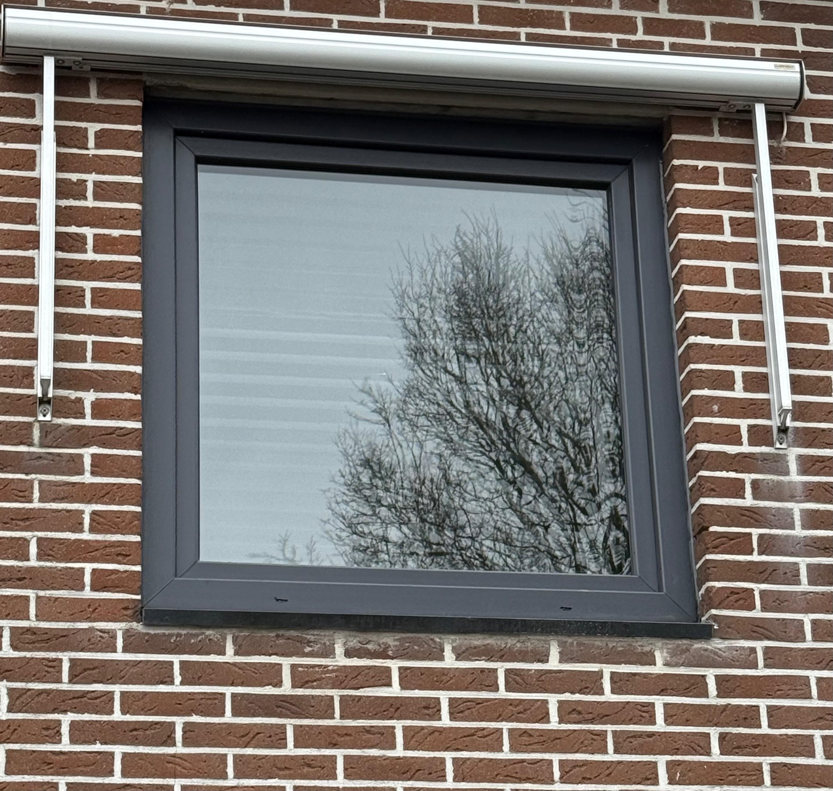 Aluminium vast raam met rolluik