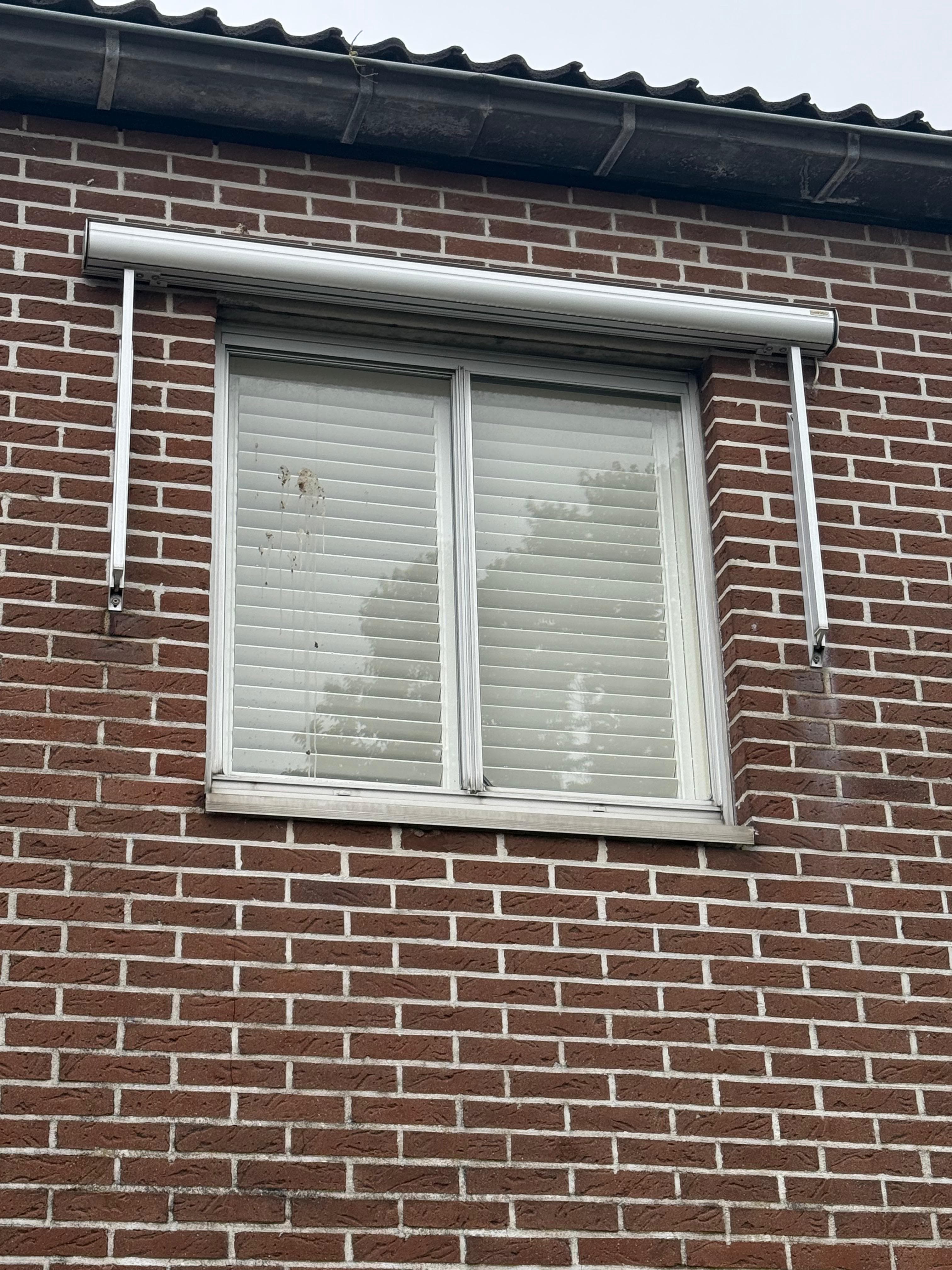 Kunststof raamkozijn — 2-delig met rolluiken