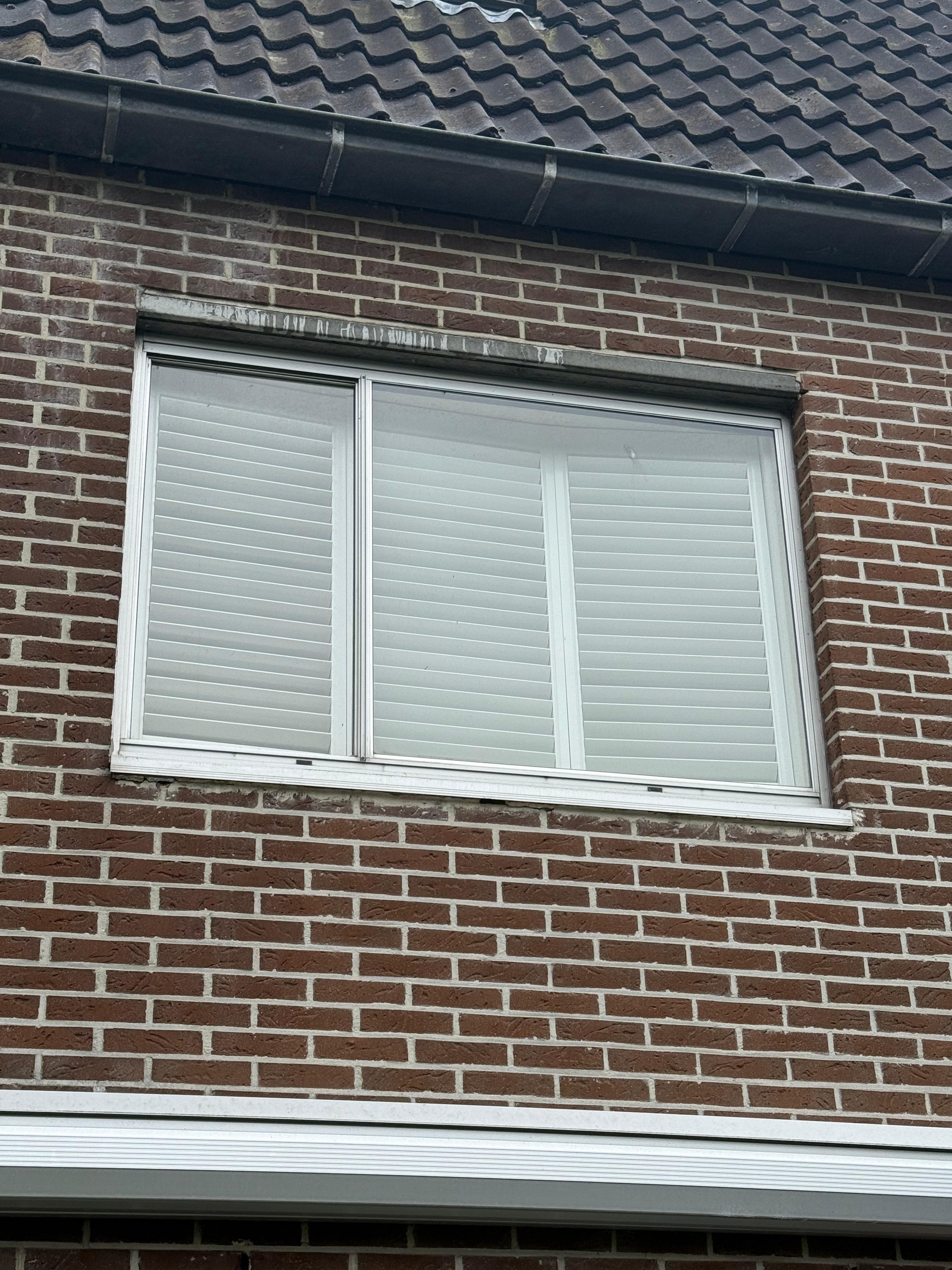 Kunststof raamkozijn — 3-delig met rolluiken